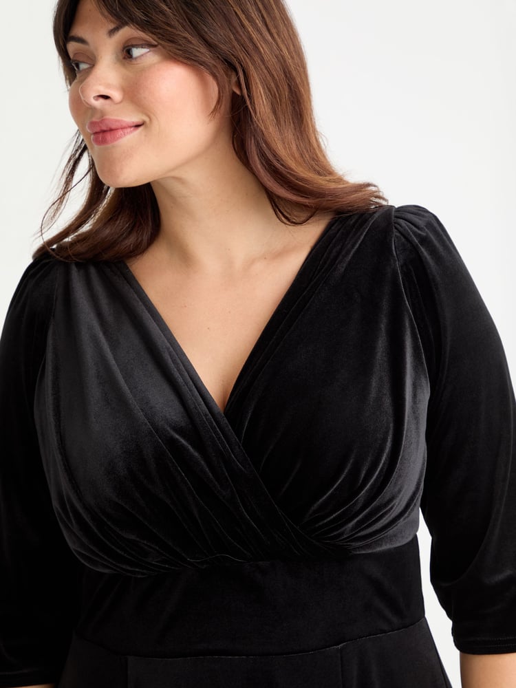 Scarlett & Jo Black Helena Velvet Long Midi Dress - Image 5 of 5