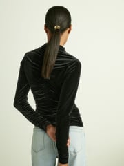 Reiss Black Ari Velvet Ruched Long-Sleeve Top - Image 4 of 6