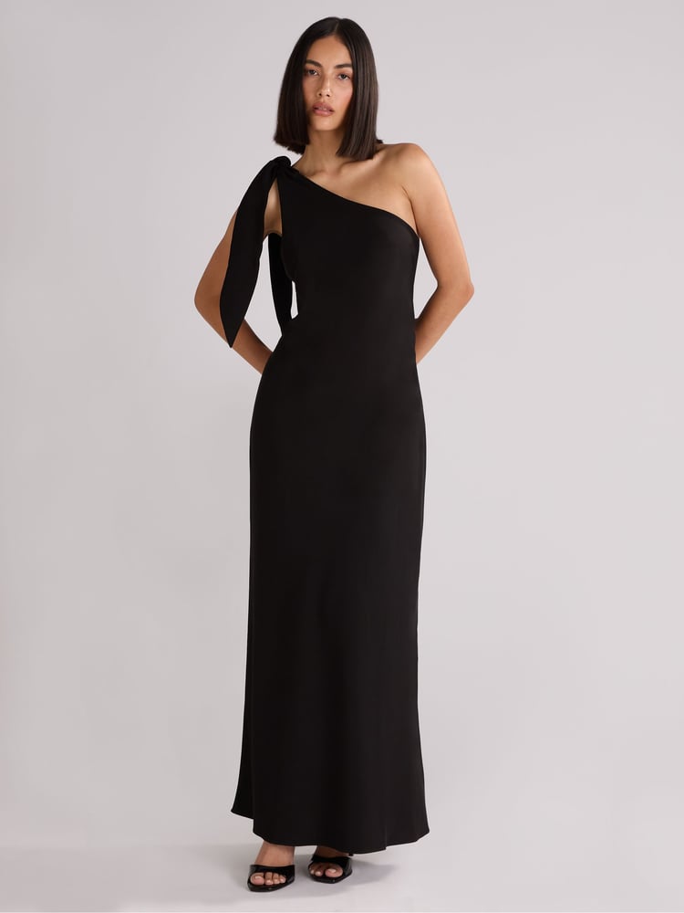 Ro&Zo Black Ro&Zo Charlotte Crepe One Shoulder Maxi Dress - Image 2 of 5