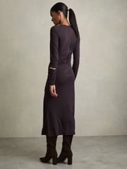 Reiss Burgundy Rosie Jersey Ruched Midi Dress - Image 4 of 5