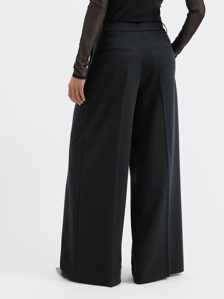 Albaray Tailored 2 Pleat Black Trousers - Image 2 of 4
