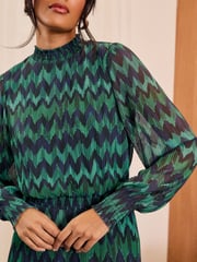 Love & Roses Green Petite Plisse Midi Dress - Image 4 of 4
