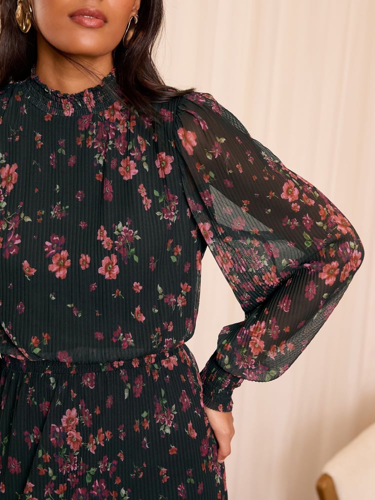 Love & Roses Black Plisse Midi Dress - Image 4 of 4