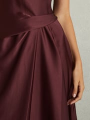 Reiss Burgundy Micah Petite Satin Drape Tuck Midi Dress - Image 4 of 7