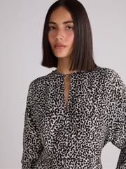 Ro&Zo Black Mono Dalmatian Print Batwing Sleeve Midaxi Dress - Image 2 of 4