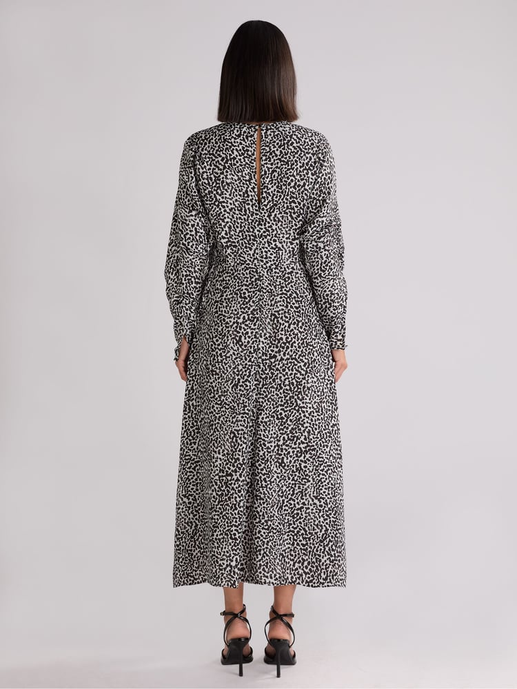 Ro&Zo Black Mono Dalmatian Print Batwing Sleeve Midaxi Dress - Image 4 of 4