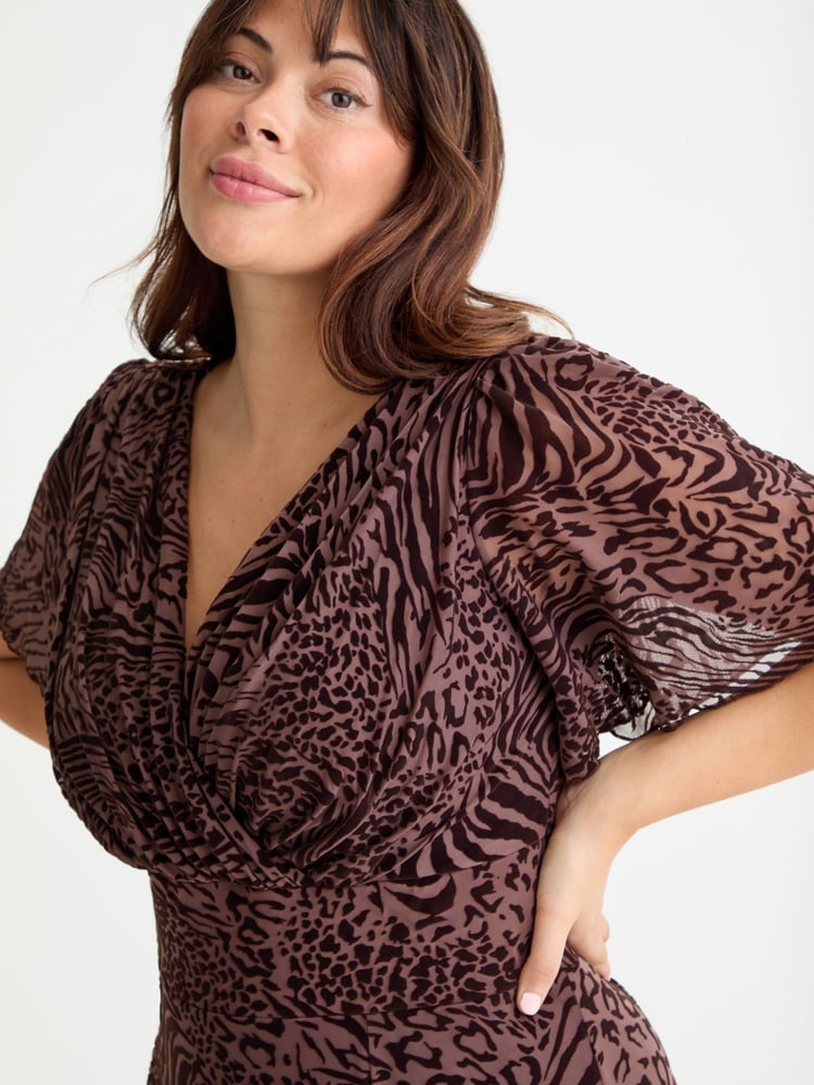 Scarlett & Jo Brown Isabelle Angel Sleeve Maxi Dress - Image 2 of 4