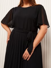 Friends Like These Black Curve Pleated Chiffon Flutter Sleeve Midi Dress - Image 3 of 4