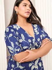 Friends Like These Black/White Curve Satin Printed Midi Dress - Image 4 of 5
