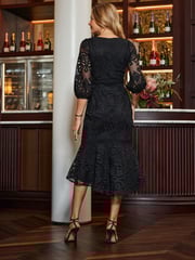 Sosandar Black Sweetheart Neckline Lace Detail Midi Dress - Image 4 of 5