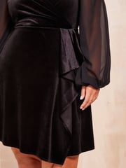 Friends Like These Black Curve Long Sleeve Printed Velvet Mini Dress - Image 3 of 4