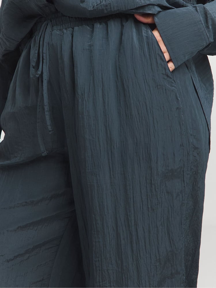 Simply Be Blue Textured Satin Wide Leg Trousers - Image 4 of 4