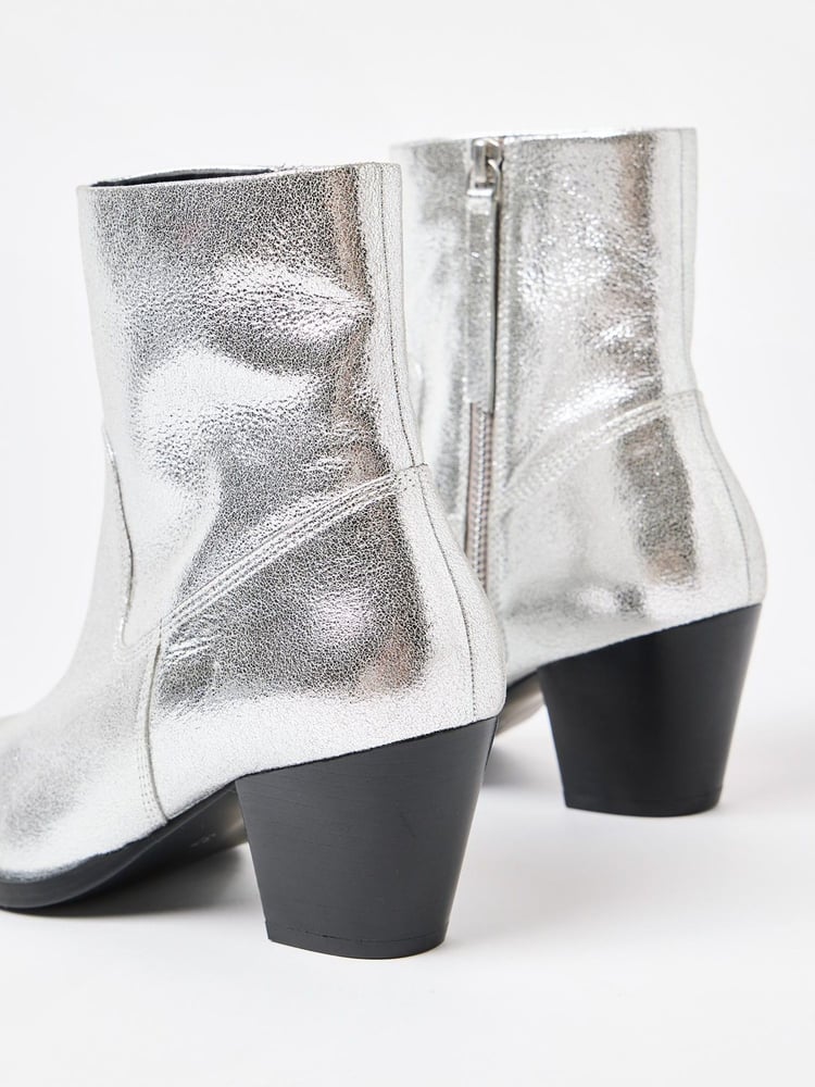 Oliver Bonas Silver Leather Western Cowboy Heeled Boots - Image 7 of 7 Oliver Bonas Silver Leather Western Cowboy Heeled Boots - Image 7 of 7