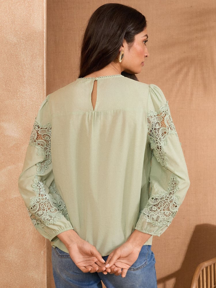 Love & Roses Green Lace Detail Long Sleeve Blouse - Image 4 of 4 Love & Roses Green Lace Detail Long Sleeve Blouse - Image 4 of 4