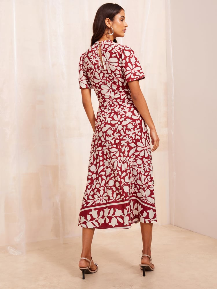 Friends Like These Red ITY Keyhole Flutter Short Sleeve Printed Midi Dress - Image 2 of 4
