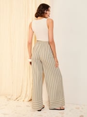 Friends Like These Premium Weite Hose mit weitem Bein - Bild 5 von 5