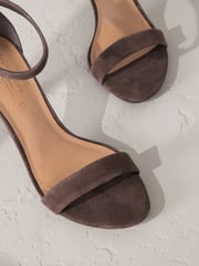 Chocolate Brown Signature Premium Leather Round Toe Buckle Detail Mid Simple Sandals - Image 10 of 11