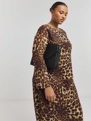 Simply Be Leopard Print Dry Mesh Long Sleeve Maxi Dress - Image 4 of 4