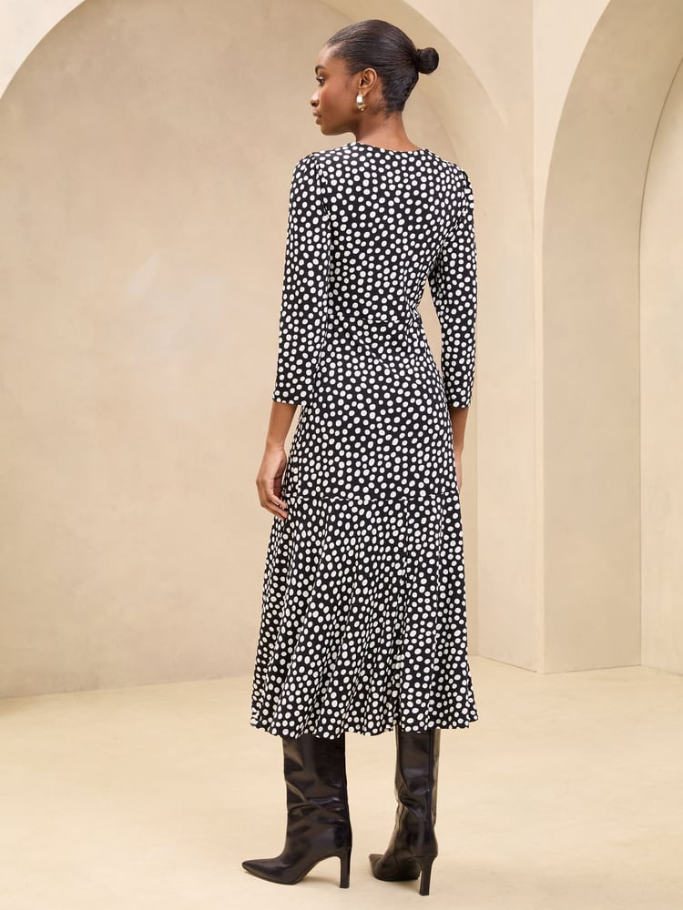 Lipsy Black/White Petite V-Neck Twist Underbust Jersey Midi Dress - Image 4 of 4 Lipsy Black/White Petite V-Neck Twist Underbust Jersey Midi Dress - Image 4 of 4