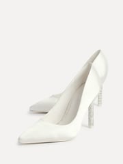 Linzi Natural Adore Courts With Diamante Heel - Image 5 of 5