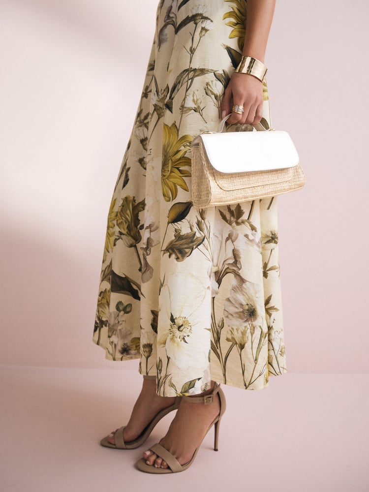 White Structured Hand Held Bag - Image 2 of 10