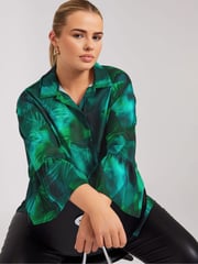 Yours Curve Green London Abstract Ruffle Sleeve Shirt - Image 4 of 5