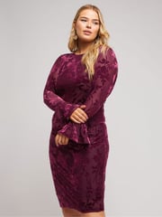 Yours Curve Red London Burn Out Velour Shift Dress - Image 4 of 6