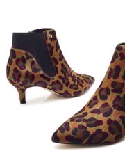 Moda in Pelle Qute Kitten Heel Chelsea Black Boots - Image 4 of 4