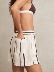 Reiss White/Brown Carlotta Stripe-Print Drawstring Shorts - Image 4 of 6