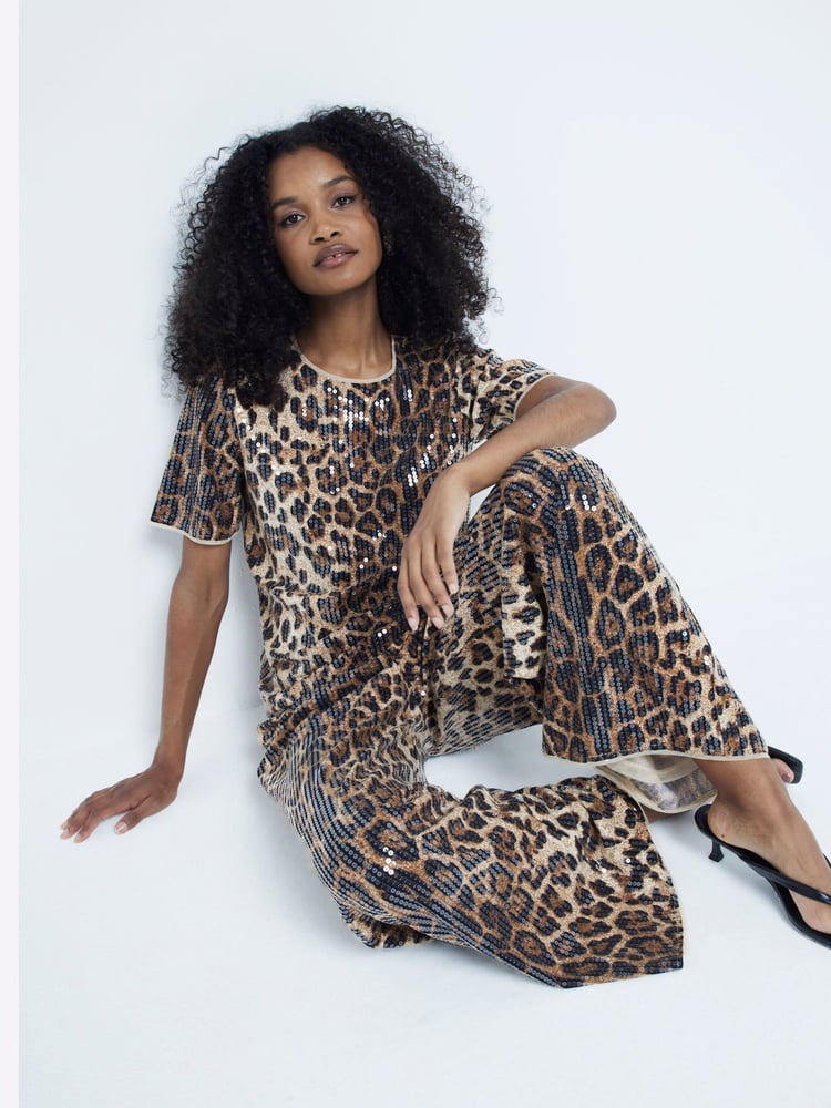 River Island Brown Leopard Print Sequin T-Shirt - Image 2 of 6 River Island Brown Leopard Print Sequin T-Shirt - Image 2 of 6