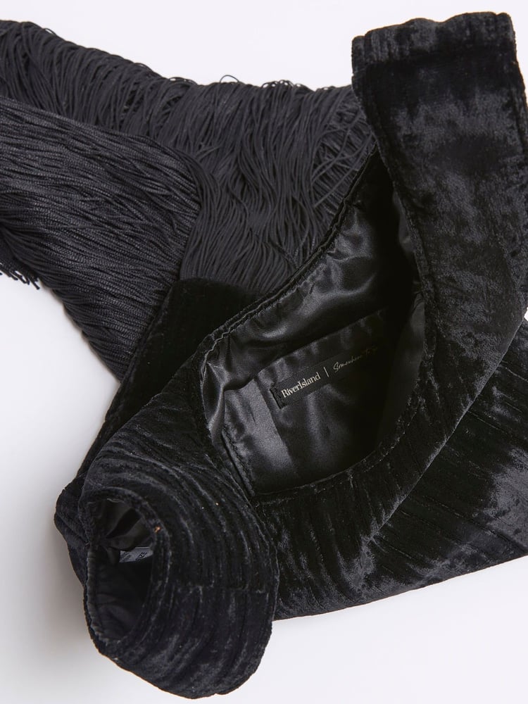 River Island Black Waterfall Tassel Clutch Bag - Image 5 of 5 River Island Black Waterfall Tassel Clutch Bag - Image 5 of 5