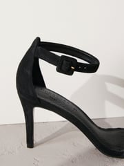 Black Signature Premium Leather Round Toe Buckle Detail Mid Simple Sandals - Image 9 of 10