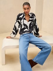 Lipsy Black/White Palm Print Button Detail Blouse - Image 2 of 4