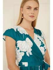 Yumi Green Blossom Print Wrap Midi Dress With Dipped Hem - Image 4 of 5