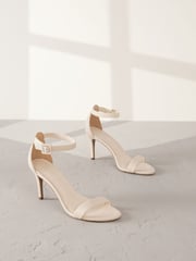 Bone Signature Premium Leather Round Toe Buckle Detail Mid Simple Sandals - Image 4 of 9
