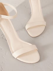 Bone Signature Premium Leather Round Toe Buckle Detail Mid Simple Sandals - Image 7 of 9