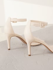 Bone Signature Premium Leather Round Toe Buckle Detail Mid Simple Sandals - Image 8 of 9