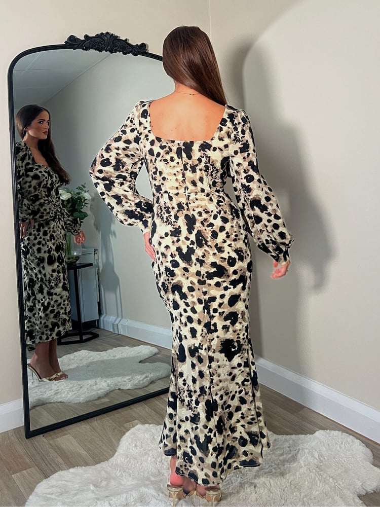 Girl In Mind Natural Leopard Mina Sweetheart Ruched Detail Midi Dress - Image 4 of 4