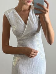 Jolie Moi White Qaya Sequin V-Neck Shift Dress - Image 3 of 6