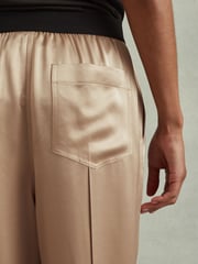 Reiss Champagne Elea Satin Elasticated Tapered Trousers - Image 4 of 6