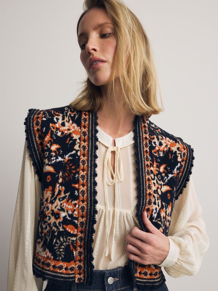 Black Sleeveless Pattern Graphic Knitted Waistcoat - Image 1 of 8