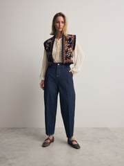 Black Sleeveless Pattern Graphic Knitted Waistcoat - Image 2 of 8