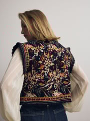 Black Sleeveless Pattern Graphic Knitted Waistcoat - Image 5 of 8
