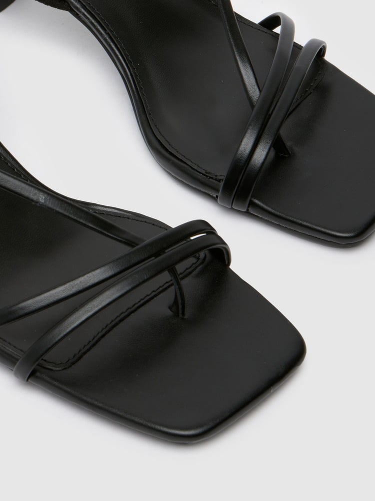 Schuh Sora Toe Post Sandals - Image 4 of 4