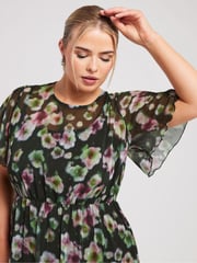 Yours Curve Black LONDON Floral Print Maxi Smock Dress - Image 4 of 5