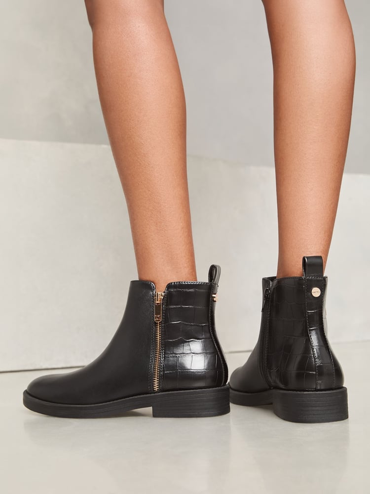 Lipsy Flache Stiefeletten mit seitlichem Reißverschluss aus Kunstleder - Bild 4 von 4 Lipsy Flache Stiefeletten mit seitlichem Reißverschluss aus Kunstleder - Bild 4 von 4