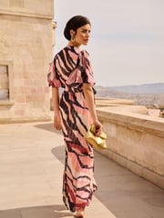 Love & Roses Pink Printed Ruched Flutter Sleeve Midi Dress - Image 3 of 4