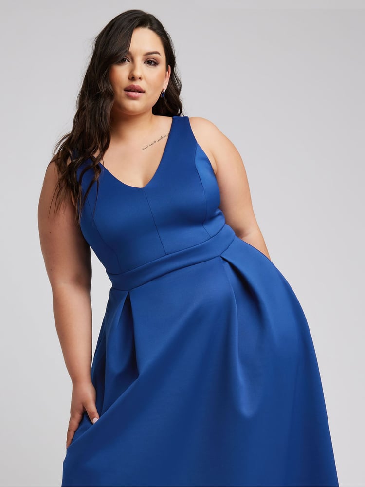 Yours Curve Blue London V-Neck Pleated Dress - Image 2 of 5