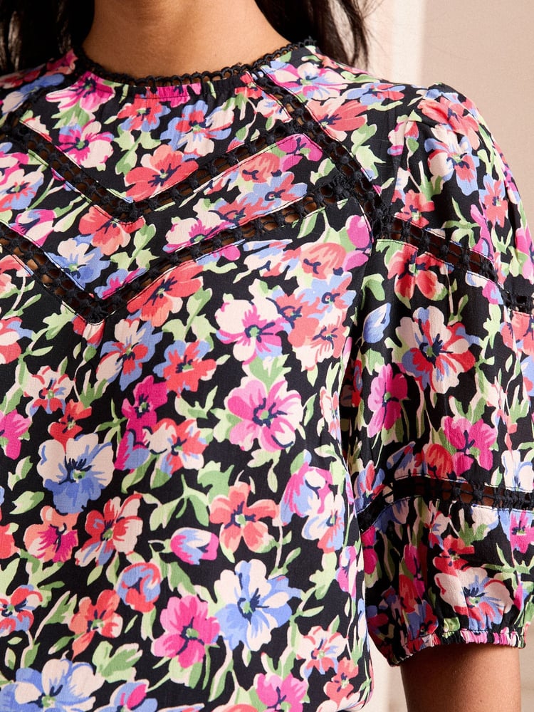 Love & Roses Black Floral Printed Lace Trim Puff Sleeve Top - Image 4 of 4