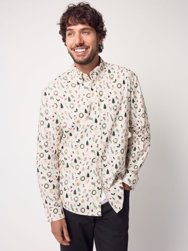 White Wreath Long Sleeve Christmas Print 100% Cotton Oxford Shirt - Image 1 of 8